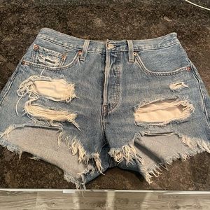 Levi women’s jean shorts